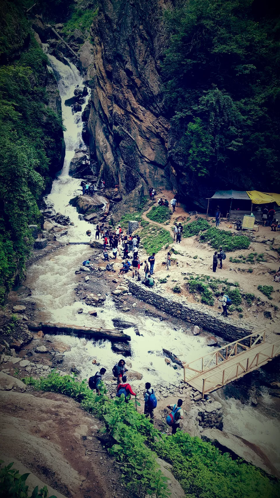 Photo of KheerGanga Waterfall - Half way, Kullu, Himachal Pradesh, India by Ruchi Tandon Mandlay