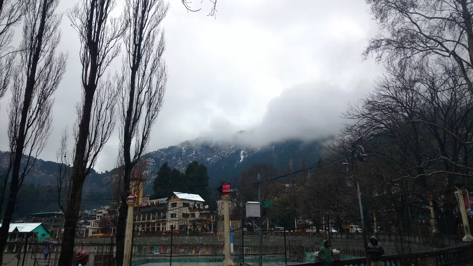 Photo of Mall Road, Mallital, Nainital, Uttarakhand, India by Kopal Pareek