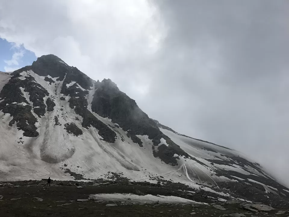 Photo of Subtracting humans, Adding mountains - How I trekked to Bhrigu Lake In 1 Day & Descended In Darkness by Shashank Sinha