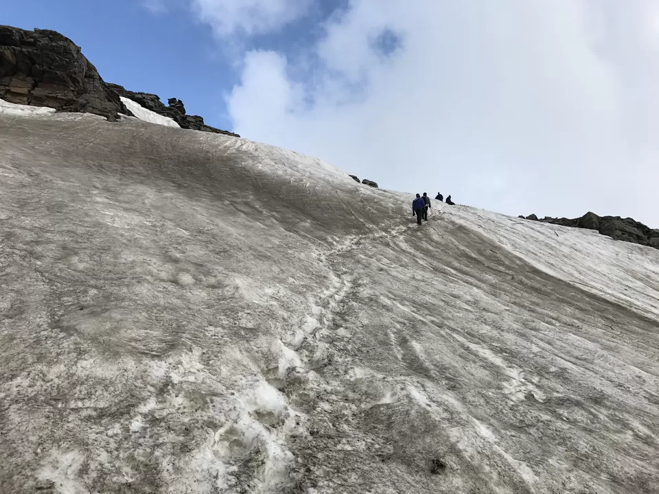 Photo of Subtracting humans, Adding mountains - How I trekked to Bhrigu Lake In 1 Day & Descended In Darkness by Shashank Sinha
