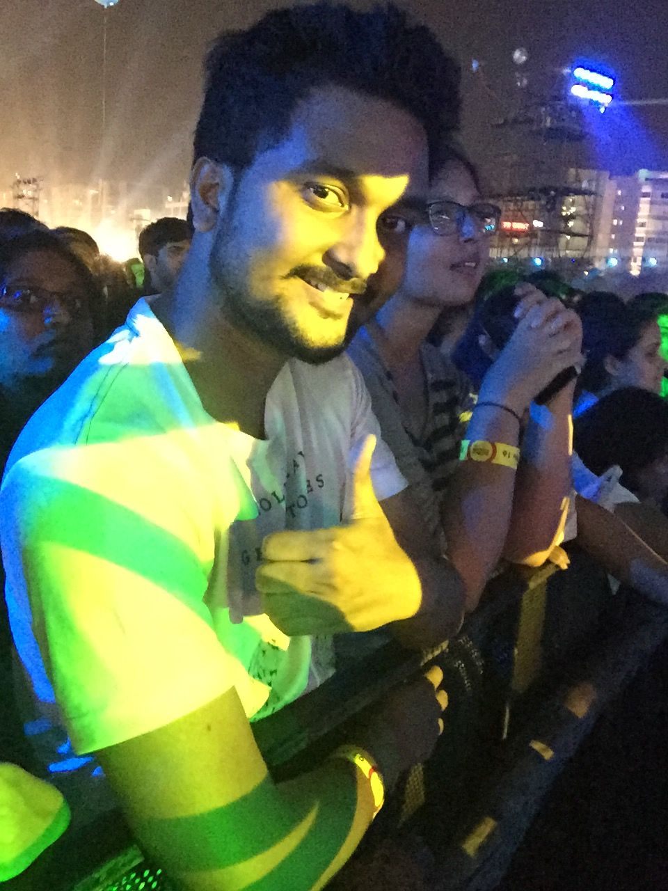 Photo of Coldplay - How I saw my childhood dream, at the GCI festival in Mumbai for free!! by Shashank Sinha