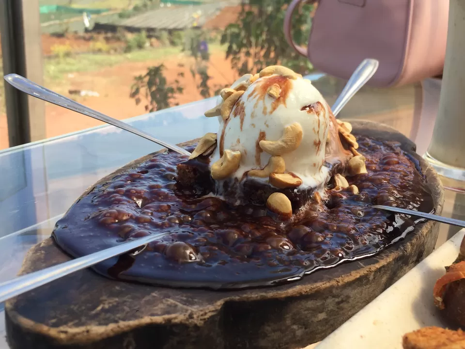 Photo of Mumbai Lonavla Mahabaleshwar Roadtrip - Part 2 - Treat your taste buds at Strawberry farms of Mapro! by Shashank Sinha