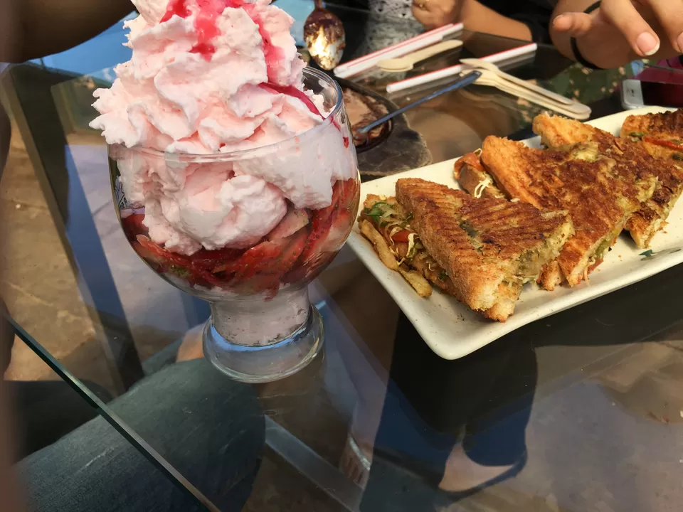 Photo of Mumbai Lonavla Mahabaleshwar Roadtrip - Part 2 - Treat your taste buds at Strawberry farms of Mapro! by Shashank Sinha