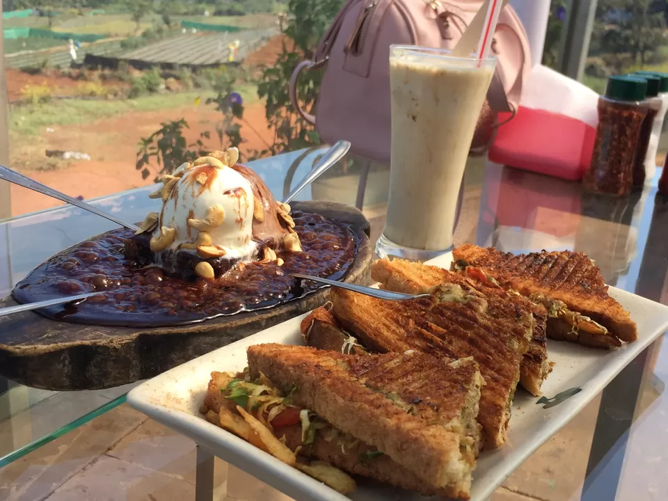 Photo of Mumbai Lonavla Mahabaleshwar Roadtrip - Part 2 - Treat your taste buds at Strawberry farms of Mapro! by Shashank Sinha
