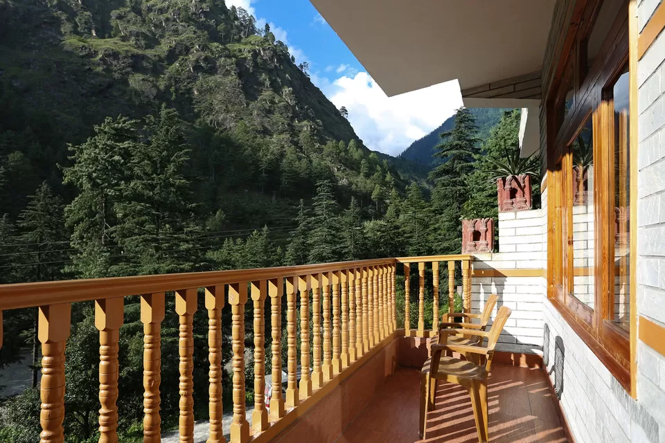 Photo of Winter is Here - Kasol & Tosh - Witnessing last snow of the season by Shashank Sinha