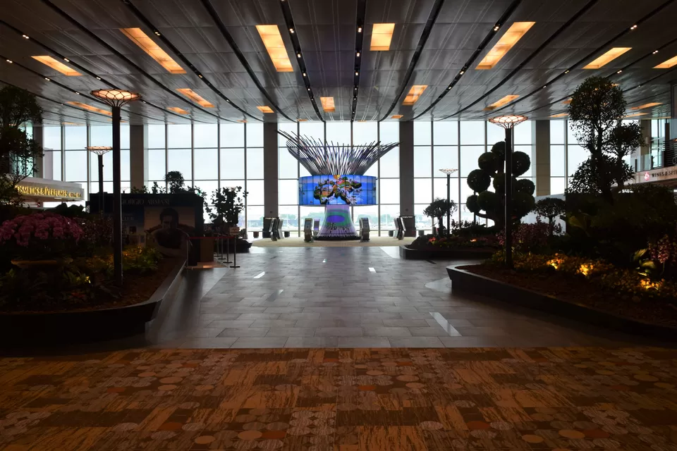 Photo of Airport Boulevard, Changi International Airport (SIN), Singapore by Dheeraj Balla