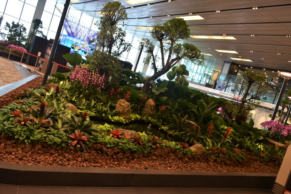 Photo of Airport Boulevard, Changi International Airport (SIN), Singapore by Dheeraj Balla