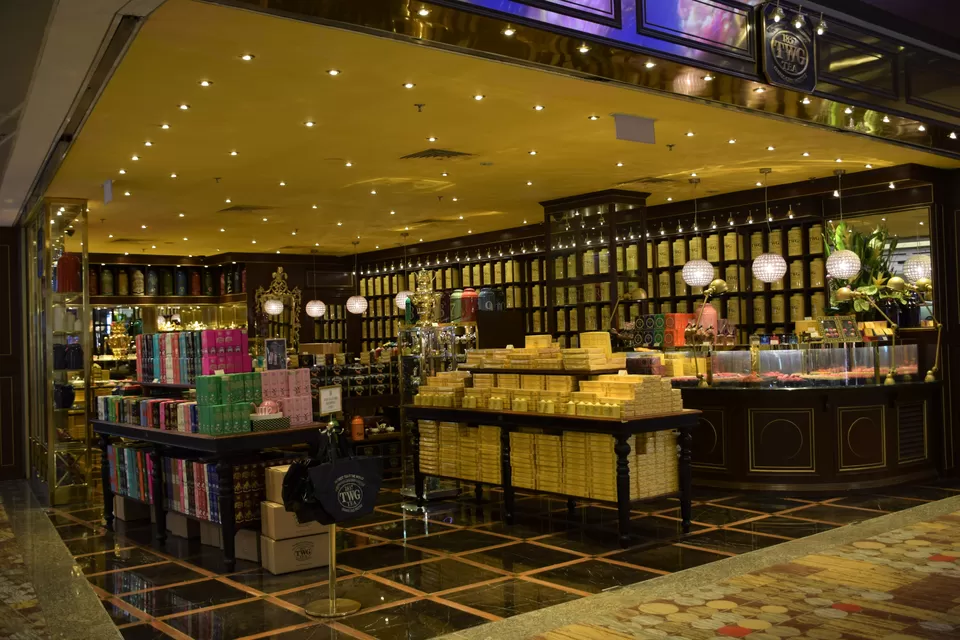 Photo of Airport Boulevard, Changi International Airport (SIN), Singapore by Dheeraj Balla
