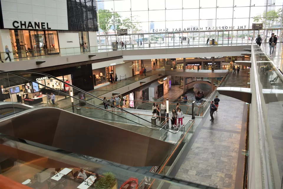 Photo of Bayfront Avenue, The Shoppes at Marina Bay Sands, Singapore by Dheeraj Balla