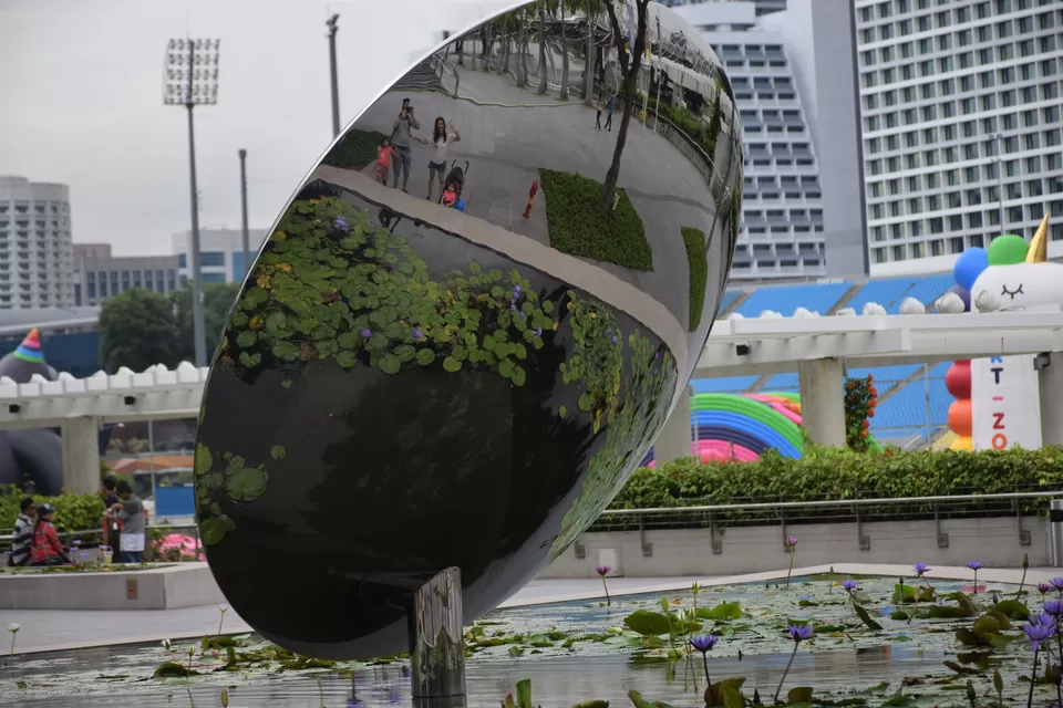 Photo of Bayfront Avenue, ArtScience Museum, Singapore by Dheeraj Balla