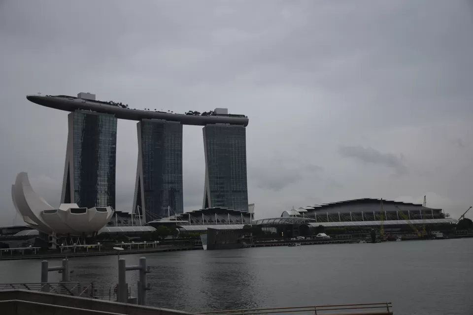 Photo of Esplanade Drive, Esplanade Outdoor Theatre, Singapore by Dheeraj Balla