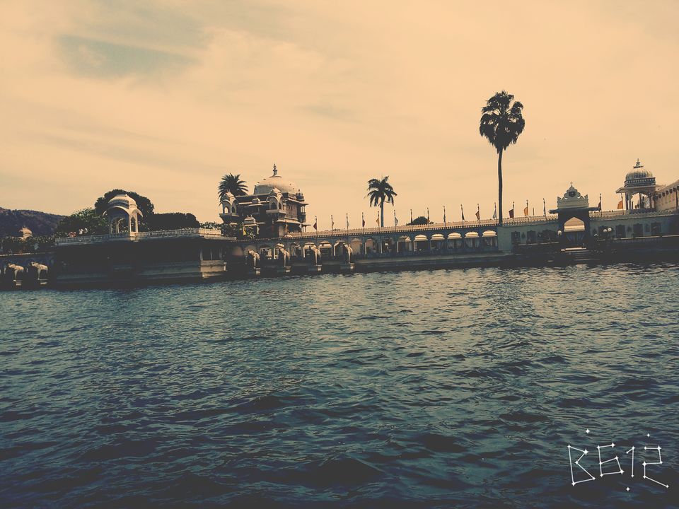 Photo of Lake Pichola, Pichola, Udaipur, Rajasthan, India by Beardo Raveller
