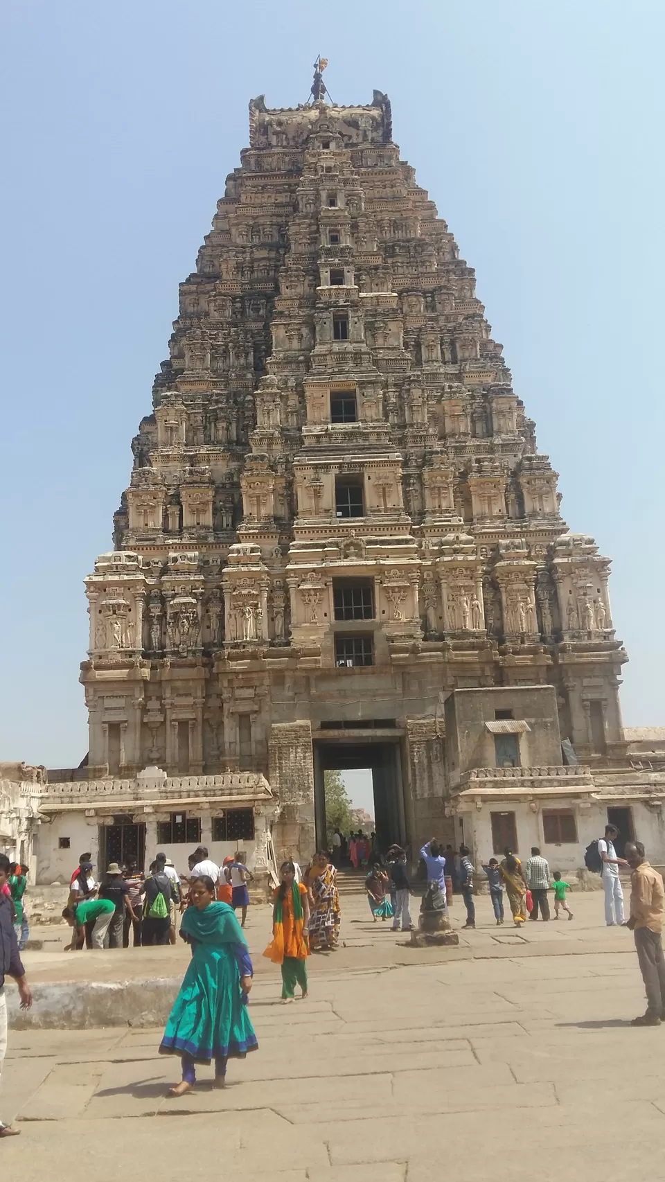 Photo of Sri Virupaksha Temple, Hampi, Karnataka, India by Vijithake