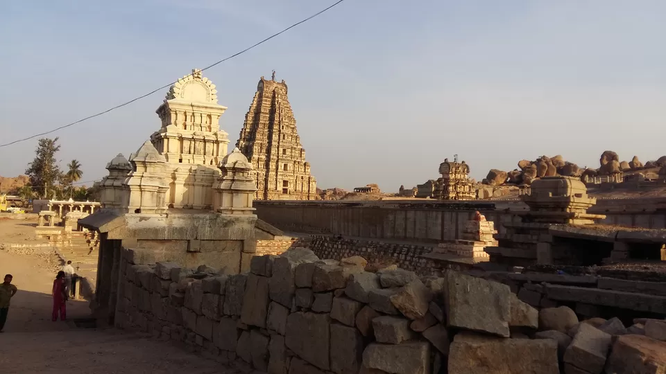 Photo of Sri Virupaksha Temple, Hampi, Karnataka, India by Vijithake