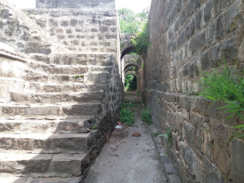 Photo of Solapur Fort - Strong Land fort in the center of the city 4/28 by Gunjan Deshmukh
