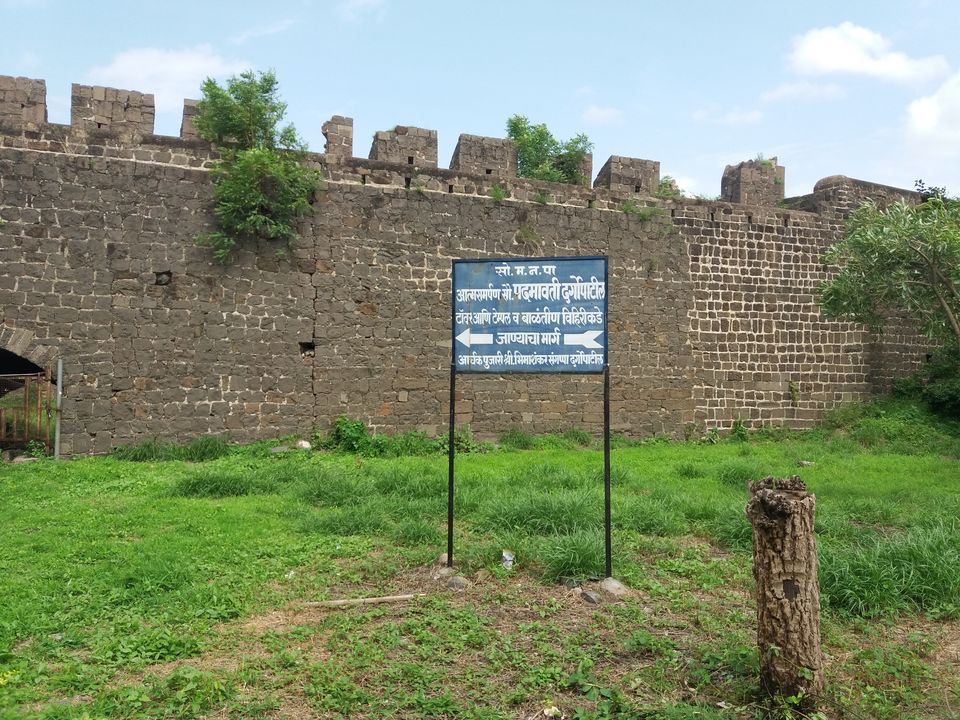 Photo of Solapur Fort - Strong Land fort in the center of the city 11/28 by Gunjan Deshmukh