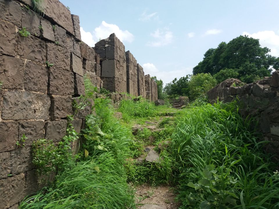 Photo of Solapur Fort - Strong Land fort in the center of the city 5/28 by Gunjan Deshmukh