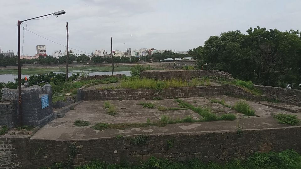 Photo of Solapur Fort - Strong Land fort in the center of the city 12/28 by Gunjan Deshmukh