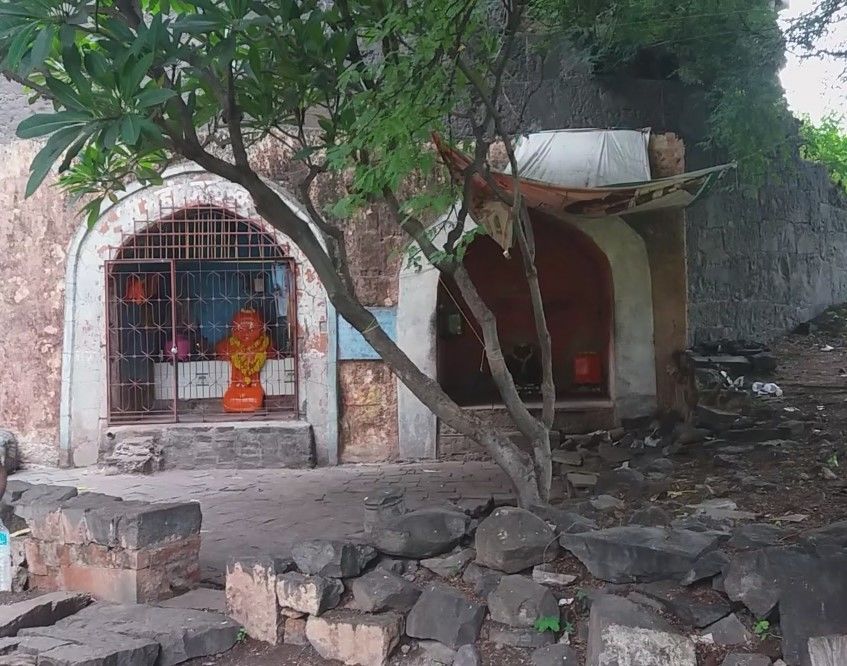 Photo of Solapur Fort - Strong Land fort in the center of the city 18/28 by Gunjan Deshmukh
