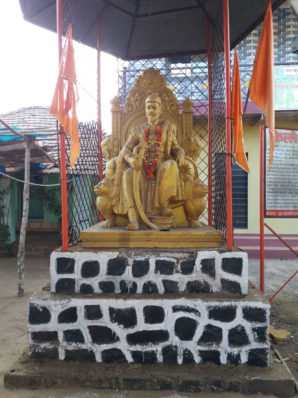 Photo of Mangad Fort - Has a Secret Gate 2/41 by Gunjan Deshmukh