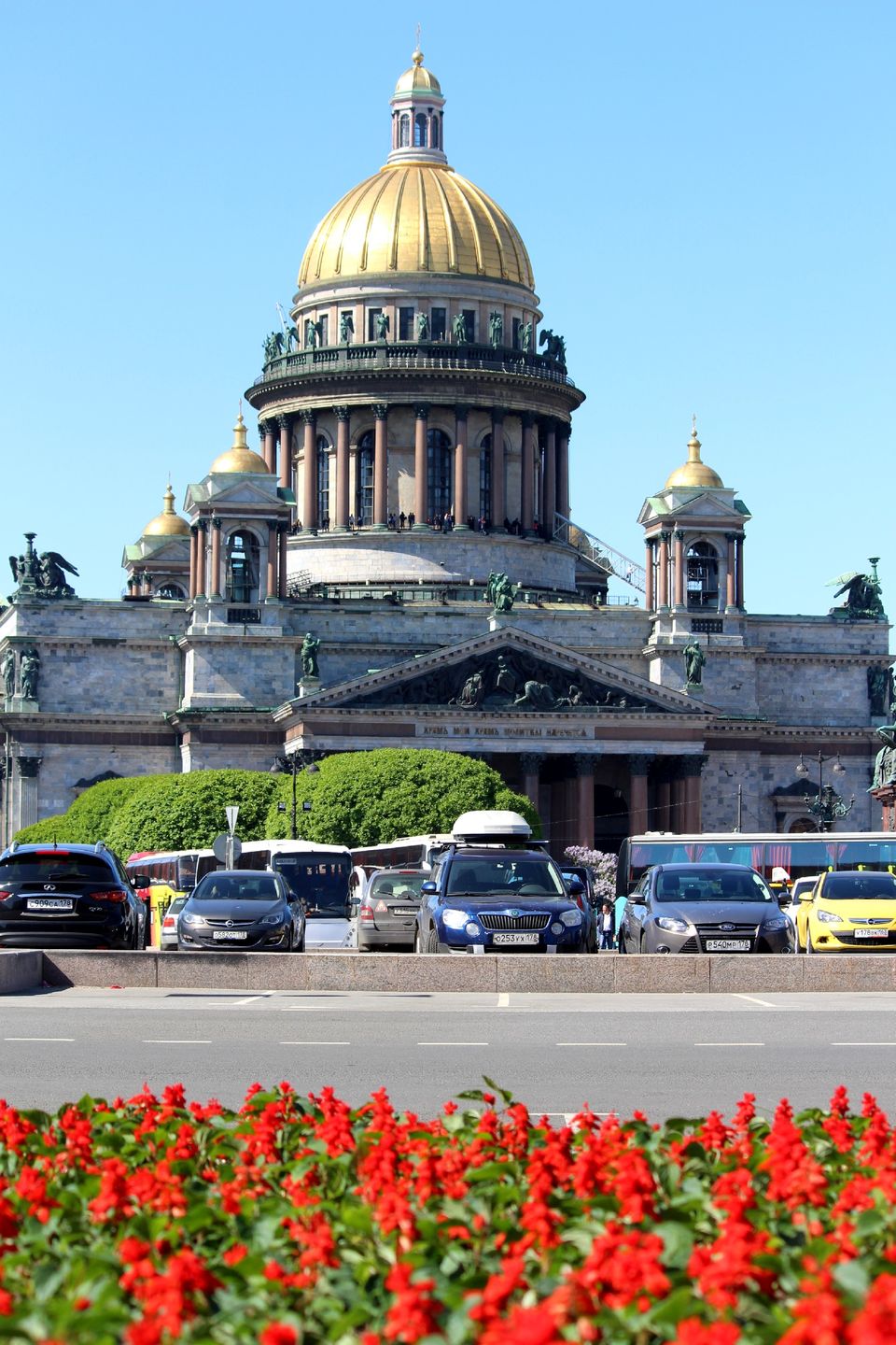 Photo of Female solo tripping to St. Petersburg by Charu Madan