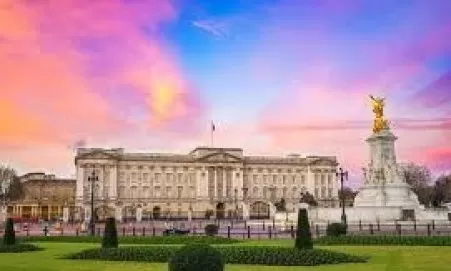 Photo of Buckingham Palace, London, UK by Map Camera Travel