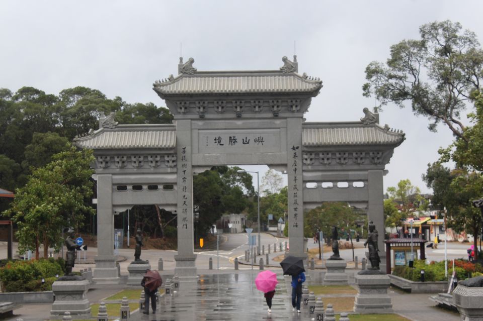 Photo of Hong Kong Too Crowded For Your Comfort? Explore Lantau Island On The Same Visa! by Oindrila Soni
