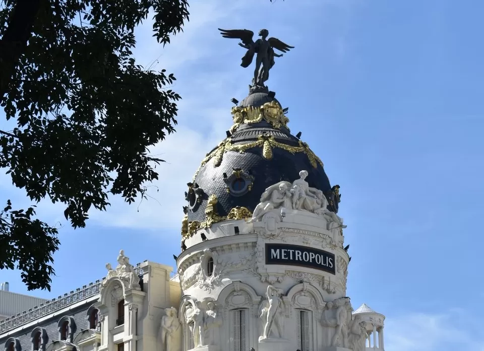 Photo of Edificio Metropolis, Calle de Alcalá, Madrid, Spain by Manmeet Kaur