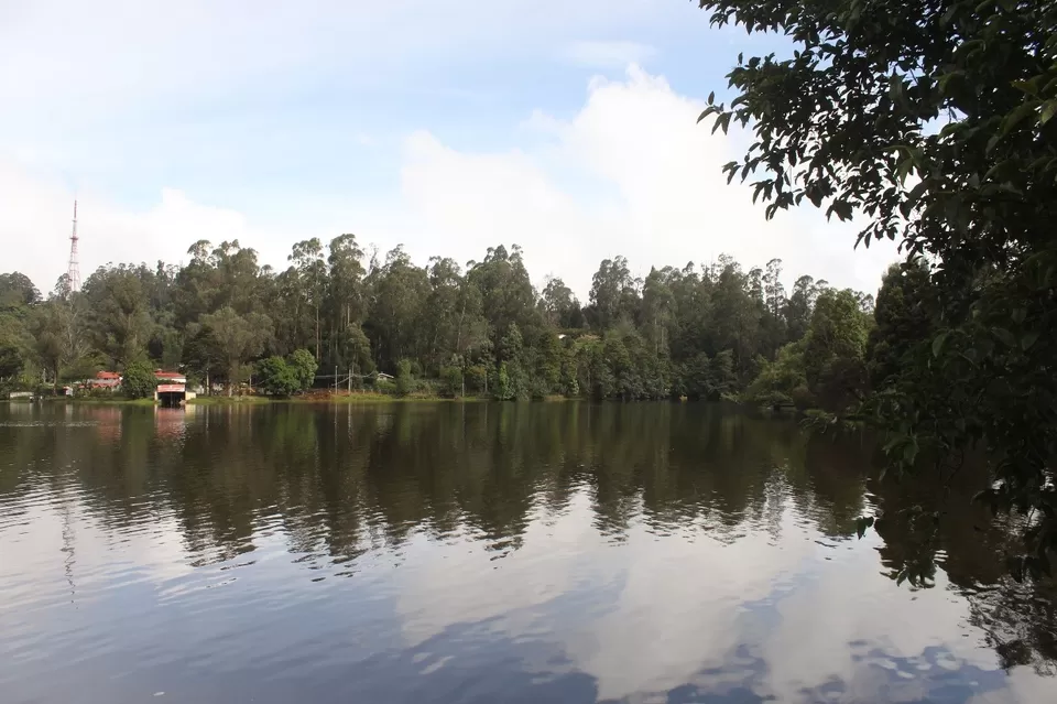 Photo of Kodaikanal Lake, Kodaikanal, Tamil Nadu, India by Akshansh Singh
