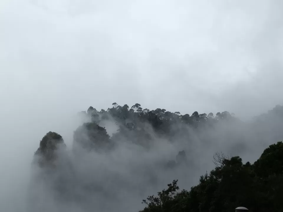 Photo of Pillar Rocks Viewpoint, Pillar Rocks Road, Kodaikanal, Tamil Nadu, India by Akshansh Singh