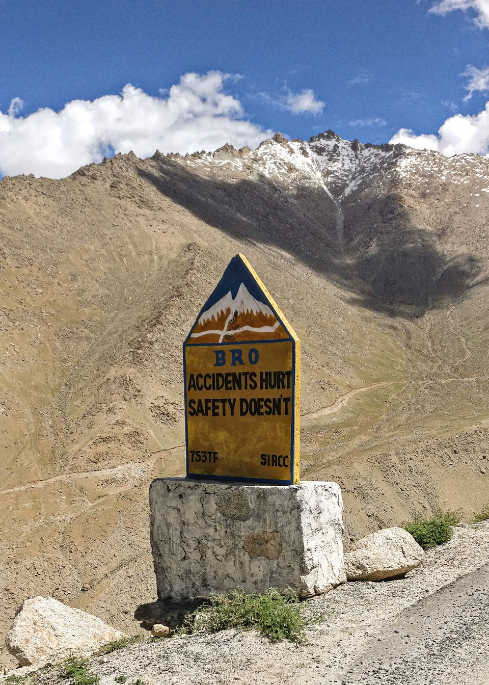 Photo of Ladakh is not just about mountains and snow!! 2/25 by Niyati Chaudhary