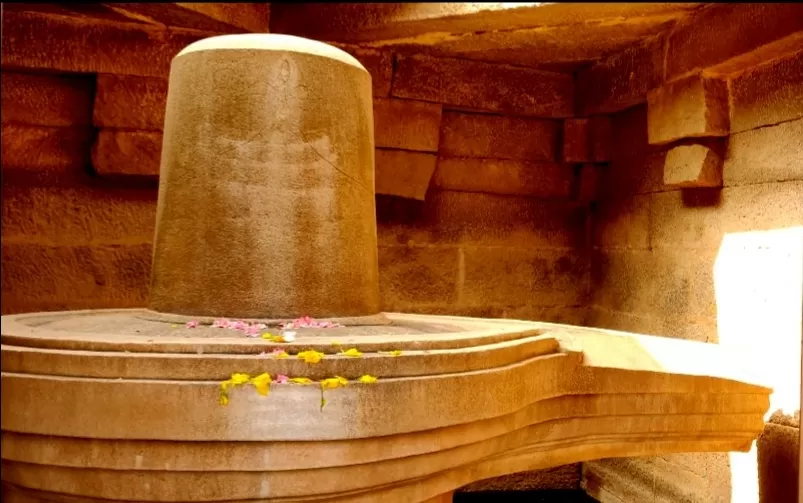 Photo of Badavilinga Temple, Hampi, Karnataka, India by nick_2707