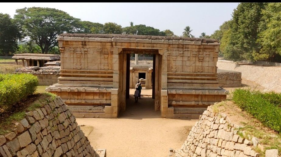 Photo of Prasanna Virupaksha Shiva Temple, Hampi, Karnataka, India by nick_2707