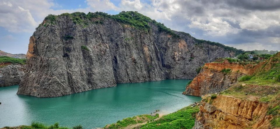 Photo of Unravelled Travel Stories : Odisha Canyon Lake!! by sangeeta