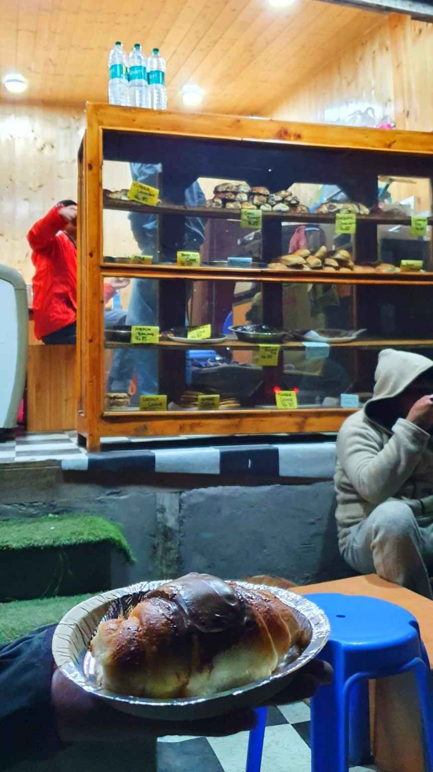 Photo of Workation 2020 - Day1: Acclimatizing to Manali by Divya Golyan