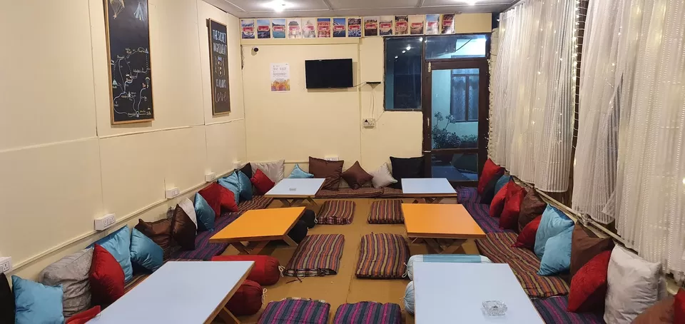 Photo of Moustache Mcleodganj, opposite of Hotel Pink White, Bhagsu Nag, McLeod Ganj, Dharamshala, Himachal Pradesh, India by Divya Golyan