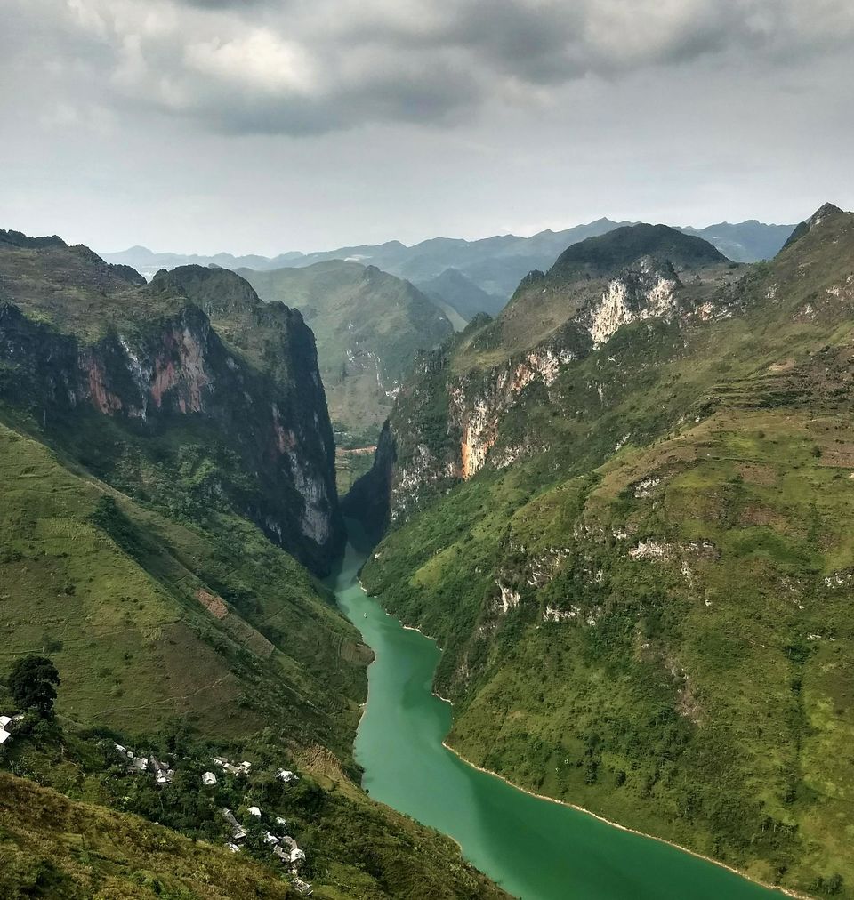 Photo of Mã Pí Lèng, Mèo Vạc District, Ha Giang, Vietnam by Eeshat Tiwary