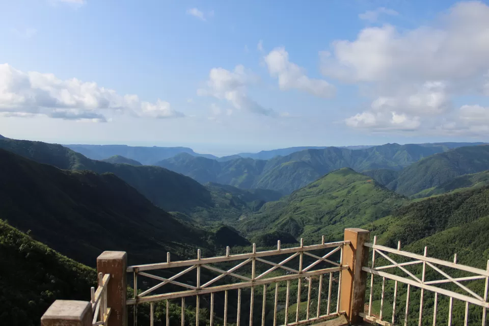 Photo of Laitlum Canyon Ridge, Laitlum, Meghalaya, India by Mukul Bansal
