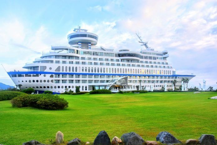Photo of World Unique Hotels: Sun Cruise Resort and Yacht, Insanely luxurious in breathtaking location! by Garima Nag