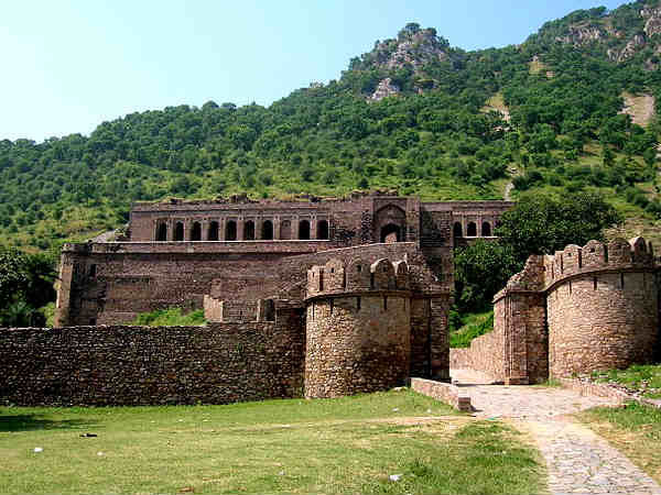 Photo of Most haunted and mysterious loctions in the world. by Shifali (Nature Lover)