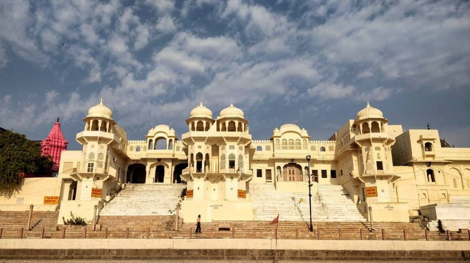 Photo of ‘KAPDE FAAD HOLI’ – PUSHKAR, RAJASTHAN 1/8 by Mallika Rohatgi