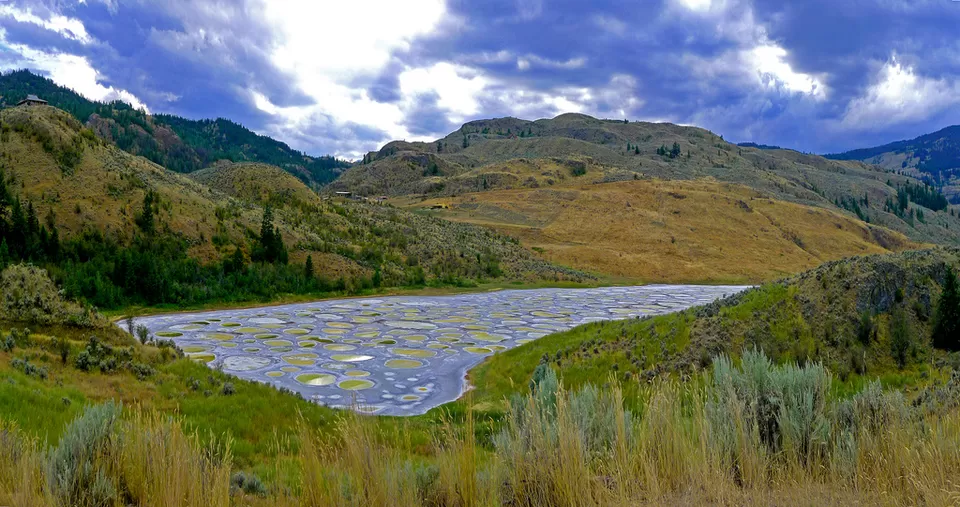 Photo of Spotted Lake, Okanagan-Similkameen A, BC, Canada by Nikita Das - Vagabond Stories