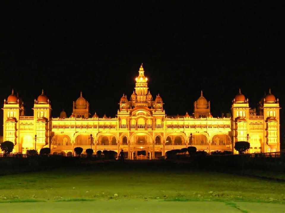 Photo of Travel from banglore to Mysore by Discover Gulmarg Adventures