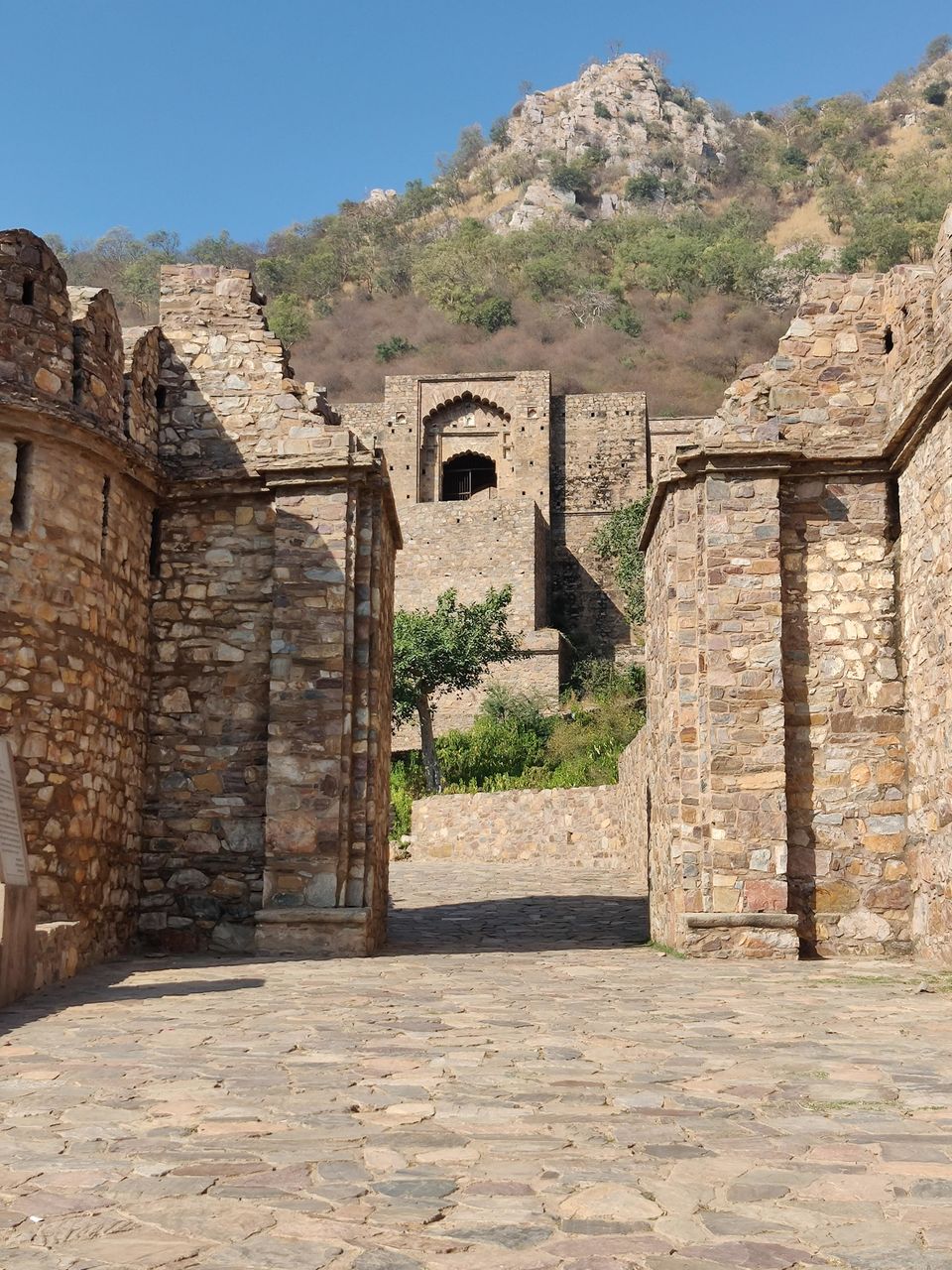 Photo of Bhangarh Fort - Scary or not?? by Deepak Kapoor