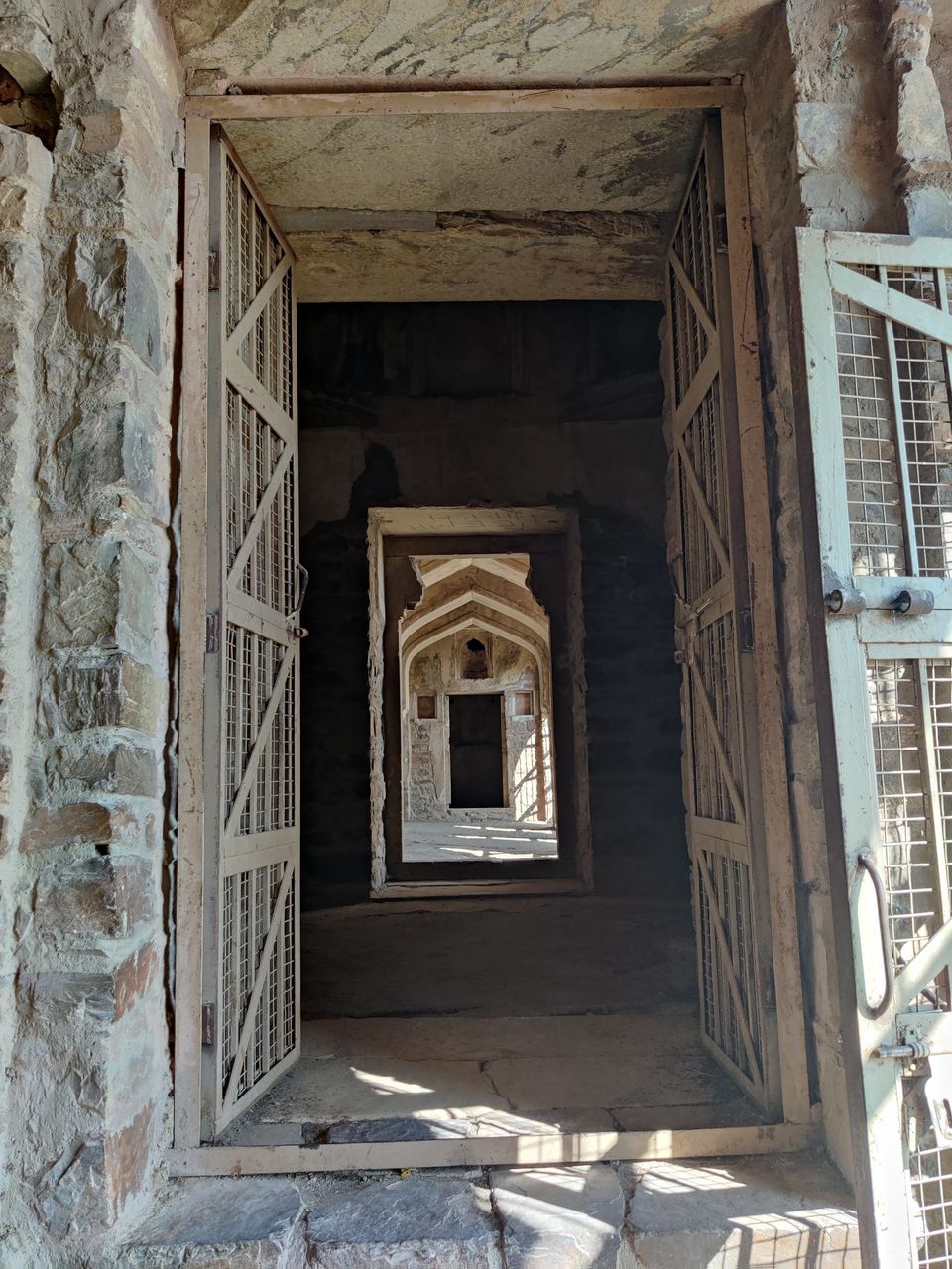 Photo of Bhangarh Fort - Scary or not?? by Deepak Kapoor