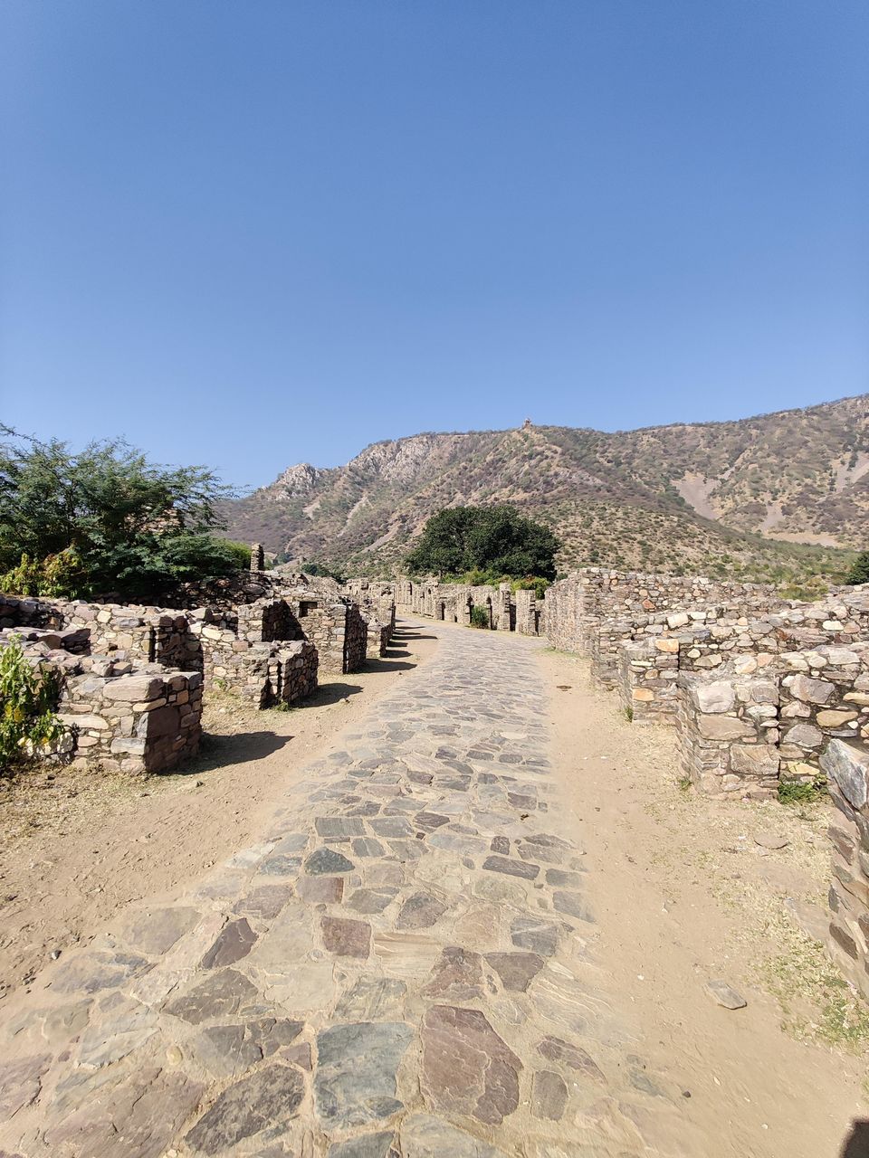Photo of Bhangarh Fort - Scary or not?? by Deepak Kapoor