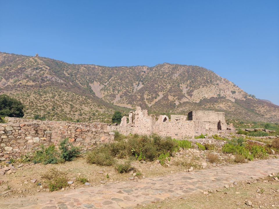 Photo of Bhangarh Fort - Scary or not?? by Deepak Kapoor
