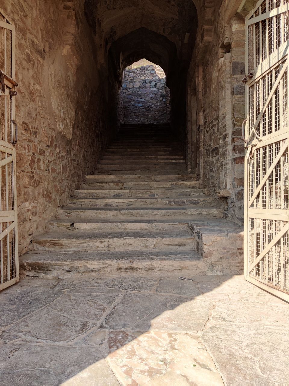 Photo of Bhangarh Fort - Scary or not?? by Deepak Kapoor