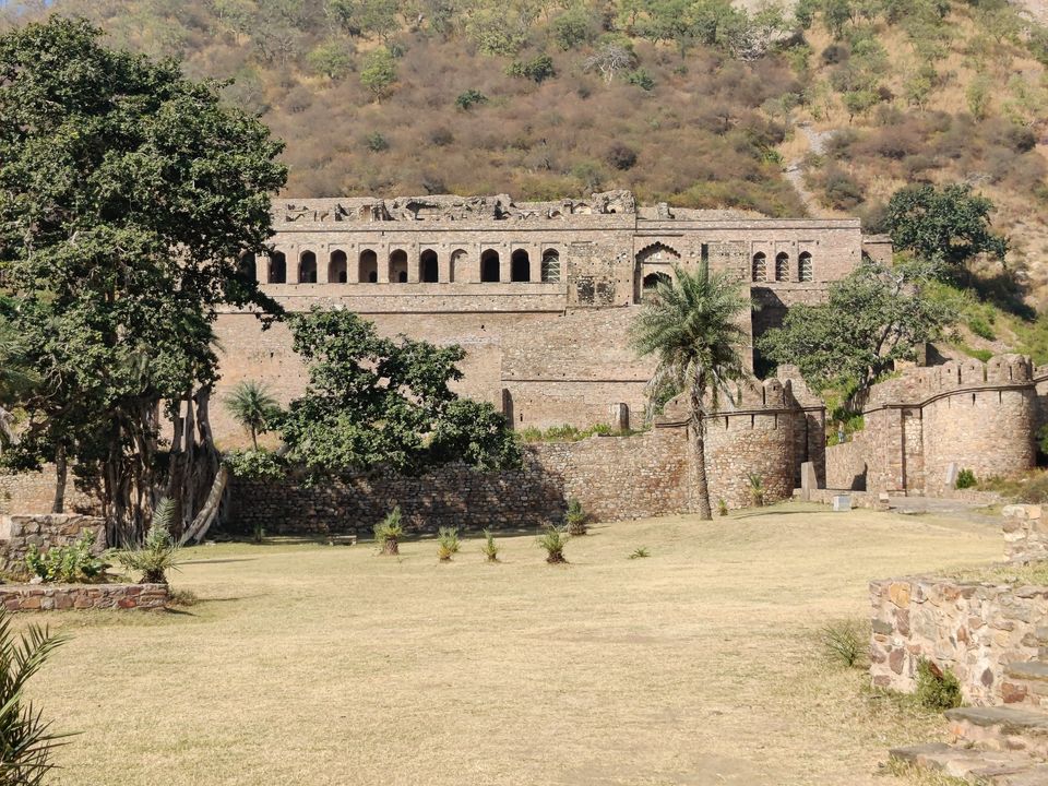 Photo of Bhangarh Fort - Scary or not?? by Deepak Kapoor