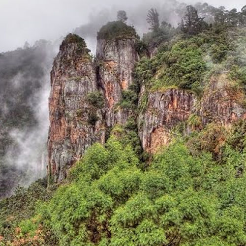 Photo of Pillar Rocks Viewpoint, Pillar Rocks Road, Kodaikanal, Tamil Nadu, India by Sudo